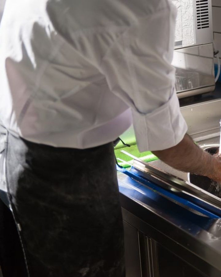 Kitchen Helper (Restaurant)